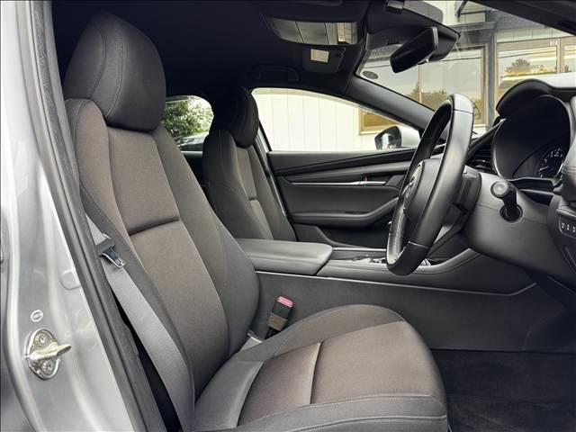 ＭＡＺＤＡ３ファストバック １５Ｓ　フルセグナビ　ＤＶＤ再生　ＢＴ　Ｂモニ　スマートＢ　追従クルコン　Ｃセンサー　ＨＵＤ　Ａホールド　電子Ｐ　スマキー　Ｐスタ　ＥＴＣ　ＬＥＤヘッド　Ａライト　Ａハイビーム　サイドエアＢ　ステリモ（9枚目）