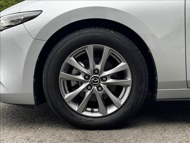 ＭＡＺＤＡ３ファストバック １５Ｓ　フルセグナビ　ＤＶＤ再生　ＢＴ　Ｂモニ　スマートＢ　追従クルコン　Ｃセンサー　ＨＵＤ　Ａホールド　電子Ｐ　スマキー　Ｐスタ　ＥＴＣ　ＬＥＤヘッド　Ａライト　Ａハイビーム　サイドエアＢ　ステリモ（42枚目）