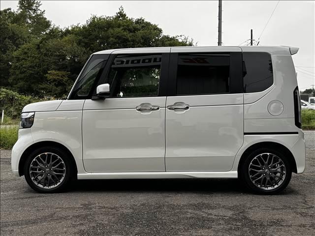 N-BOXカスタム ターボ 9インチフルセグナビ ホンダセンシング 両電スラ ETC 前後ドラレコ Bモニター BT Pスタ スマートキー Cセンサー シートヒーター レーダークルコン Aハイビーム Aライト LEDヘッド(6枚目)