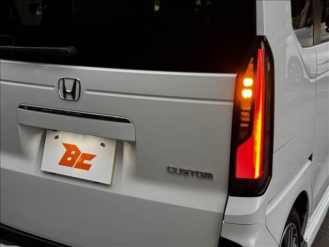 N-BOXカスタム ターボ 9インチフルセグナビ ホンダセンシング 両電スラ ETC 前後ドラレコ Bモニター BT Pスタ スマートキー Cセンサー シートヒーター レーダークルコン Aハイビーム Aライト LEDヘッド(37枚目)