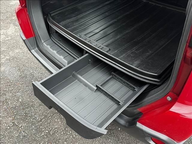 エクストレイル ２０Ｘｔｔ　後期　フルセグナビ　Ｂモニター　パートタイム４ＷＤ　インテリキー　シートヒーター　ＢＴ　ＤＶＤ再生　ＭＳＶクルコン　ＥＴＣ　キセノン　フォグ　Ａライト　横滑り防止　マットバイザー　撥水シート（17枚目）