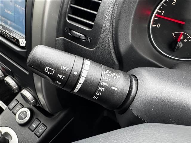 エクストレイル ２０Ｘｔｔ　後期　フルセグナビ　Ｂモニター　パートタイム４ＷＤ　インテリキー　シートヒーター　ＢＴ　ＤＶＤ再生　ＭＳＶクルコン　ＥＴＣ　キセノン　フォグ　Ａライト　横滑り防止　マットバイザー　撥水シート（29枚目）