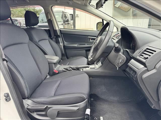 インプレッサスポーツ 1.6i-L フルセグナビ Bモニター BT DVD再生 H フルセグナビ Bモニター BT DVD再生 HIDヘッド フォグ Aスト キーレス ETC 電格ミラー Pガラス マット バイザー 革巻ステア 横滑り防止 シートリフター 分割可倒シート ISOFIX(9枚目)