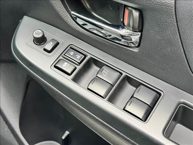 インプレッサスポーツ 1.6i-L フルセグナビ Bモニター BT DVD再生 H フルセグナビ Bモニター BT DVD再生 HIDヘッド フォグ Aスト キーレス ETC 電格ミラー Pガラス マット バイザー 革巻ステア 横滑り防止 シートリフター 分割可倒シート ISOFIX(18枚目)