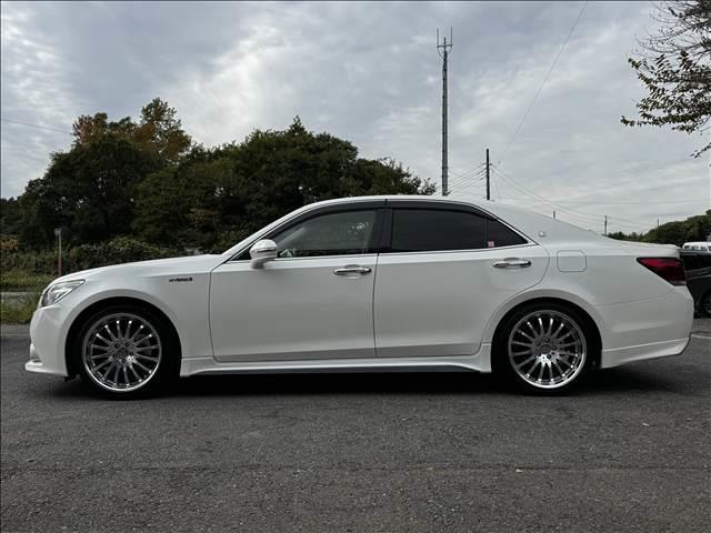 クラウンハイブリッド アスリートG フルセグナビ プリクラッシュ レーダークルコン Bモニ Cセンサー BT ドラレコ ETC Pスタート スマートキー カールソン19インチAW Aハイビーム Aライト HIDヘッド フォグ(6枚目)