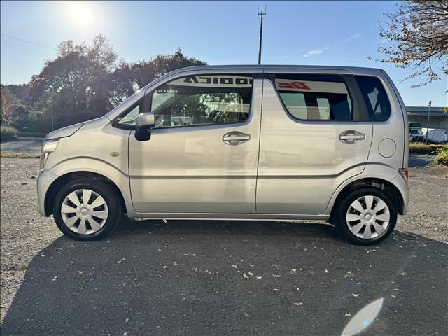 ワゴンＲ ＦＡ　フルセグナビ　ＢＴ　ＤＶＤ再生　ドラレコ　セーフティサポート　クリアランスソナー　Ａライト　Ａハイビーム　キーレス　電格ミラー　Ｐガラス　ヘッドライチレベライザー　フロアマット　セキュリティＡ（6枚目）