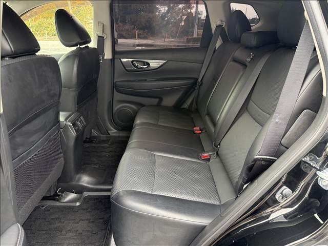 エクストレイル ２０Ｘ　ハイブリッド　エマージェンシーブレーキＰ　フルセグナビ　エマブレ　アラビュー　Ｄインナーミラー　ＢＳＭ　インテリキー　Ｐスタート　Ｐバックドア　ＥＴＣ　ＢＴ　ＤＶＤ再生　シートヒーター　クルコン　ステリモ　ＬＥＤヘッド　フォグ　Ａライト（10枚目）