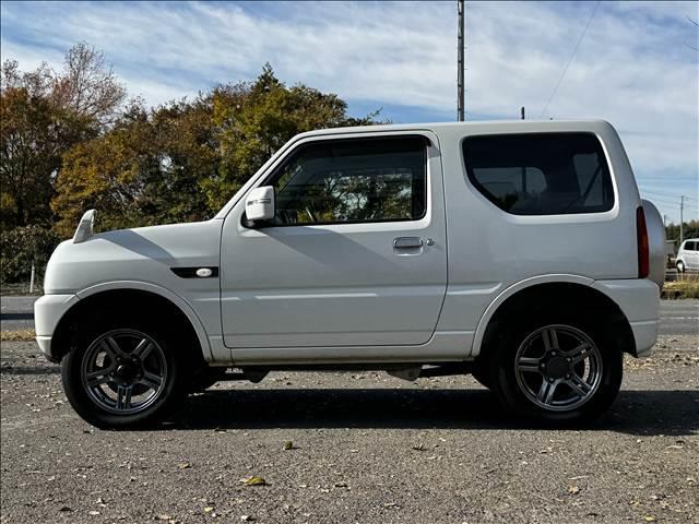 ジムニー ランドベンチャー　パートタイム４ＷＤ　ＩＣターボ　ハーフレザー　シートヒーター　ＥＴＣ　電格ミラー　ミラーウィンカー　キーレス　フォグ　レベライザー　革巻ステア　ステリモ　シガーソケット　Ｐガラス（6枚目）