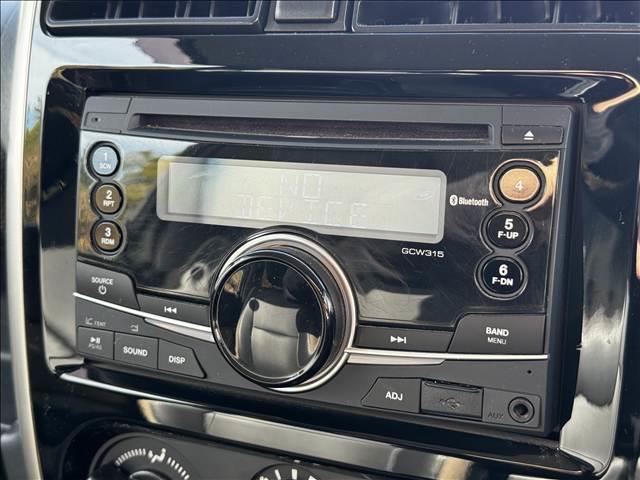 ジムニー ランドベンチャー　パートタイム４ＷＤ　ＩＣターボ　ハーフレザー　シートヒーター　ＥＴＣ　電格ミラー　ミラーウィンカー　キーレス　フォグ　レベライザー　革巻ステア　ステリモ　シガーソケット　Ｐガラス（12枚目）