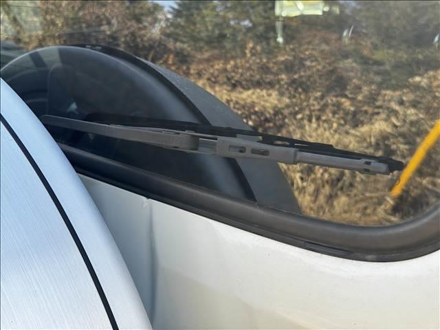 ジムニー ランドベンチャー　パートタイム４ＷＤ　ＩＣターボ　ハーフレザー　シートヒーター　ＥＴＣ　電格ミラー　ミラーウィンカー　キーレス　フォグ　レベライザー　革巻ステア　ステリモ　シガーソケット　Ｐガラス（17枚目）