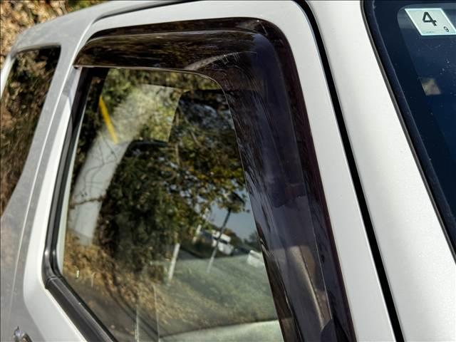 ジムニー ランドベンチャー　パートタイム４ＷＤ　ＩＣターボ　ハーフレザー　シートヒーター　ＥＴＣ　電格ミラー　ミラーウィンカー　キーレス　フォグ　レベライザー　革巻ステア　ステリモ　シガーソケット　Ｐガラス（30枚目）