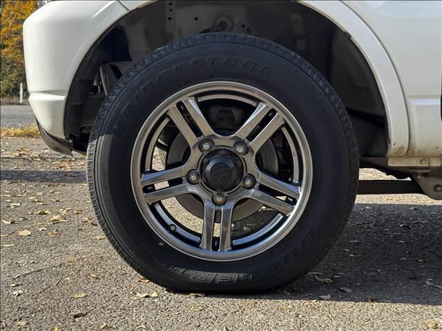 ジムニー ランドベンチャー　パートタイム４ＷＤ　ＩＣターボ　ハーフレザー　シートヒーター　ＥＴＣ　電格ミラー　ミラーウィンカー　キーレス　フォグ　レベライザー　革巻ステア　ステリモ　シガーソケット　Ｐガラス（42枚目）