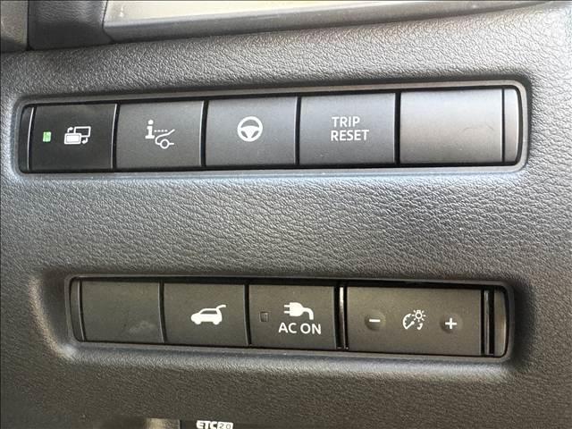 エクストレイル Ｇ　ｅ－４ＯＲＣＥ　フルセグナビ　アラビュー　プロパイロット　メモリ付Ｐシート　全席シートヒータ　革シート　Ｐバックドア　ＨＵＤ　ドラレコ　ＬＥＤヘッド　フォグ　Ａハイビーム　ＢＴ　ＥＴＣ　デジタルミラー　ロールシェード（4枚目）