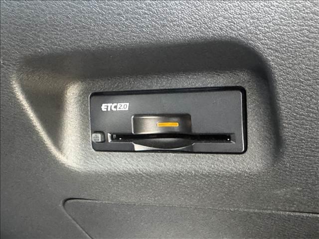 エクストレイル Ｇ　ｅ－４ＯＲＣＥ　フルセグナビ　アラビュー　プロパイロット　メモリ付Ｐシート　全席シートヒータ　革シート　Ｐバックドア　ＨＵＤ　ドラレコ　ＬＥＤヘッド　フォグ　Ａハイビーム　ＢＴ　ＥＴＣ　デジタルミラー　ロールシェード（16枚目）