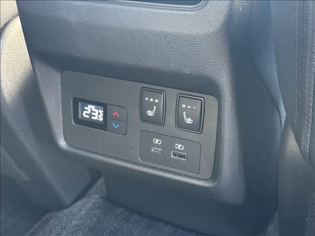 エクストレイル Ｇ　ｅ－４ＯＲＣＥ　フルセグナビ　アラビュー　プロパイロット　メモリ付Ｐシート　全席シートヒータ　革シート　Ｐバックドア　ＨＵＤ　ドラレコ　ＬＥＤヘッド　フォグ　Ａハイビーム　ＢＴ　ＥＴＣ　デジタルミラー　ロールシェード（17枚目）