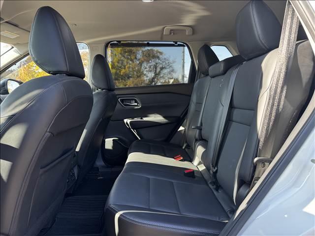 エクストレイル Ｇ　ｅ－４ＯＲＣＥ　フルセグナビ　アラビュー　プロパイロット　メモリ付Ｐシート　全席シートヒータ　革シート　Ｐバックドア　ＨＵＤ　ドラレコ　ＬＥＤヘッド　フォグ　Ａハイビーム　ＢＴ　ＥＴＣ　デジタルミラー　ロールシェード（25枚目）