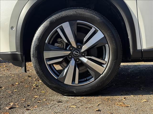 エクストレイル Ｇ　ｅ－４ＯＲＣＥ　フルセグナビ　アラビュー　プロパイロット　メモリ付Ｐシート　全席シートヒータ　革シート　Ｐバックドア　ＨＵＤ　ドラレコ　ＬＥＤヘッド　フォグ　Ａハイビーム　ＢＴ　ＥＴＣ　デジタルミラー　ロールシェード（42枚目）