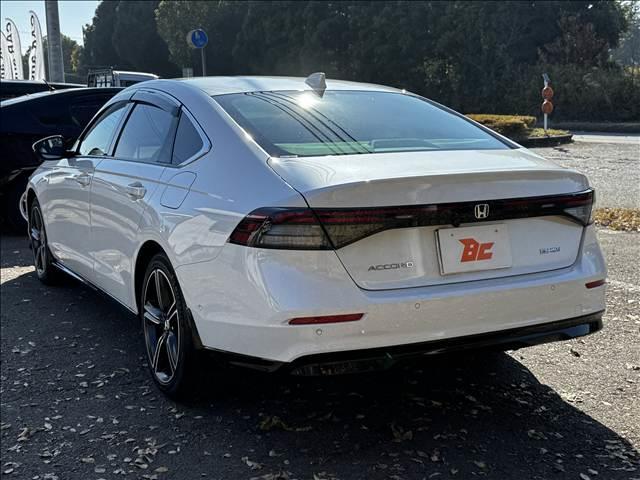 アコード e:HEV ホンダコネクトディスプレイ BOSEサウンド 全方位M レザーシート メモリ付Pシート シートヒーター レーダークルコン BT ドラレコ ETC HUD BSM LEDヘッド Aライト サンシェード(8枚目)