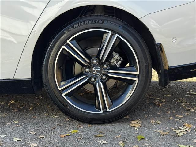 アコード e:HEV ホンダコネクトディスプレイ BOSEサウンド 全方位M レザーシート メモリ付Pシート シートヒーター レーダークルコン BT ドラレコ ETC HUD BSM LEDヘッド Aライト サンシェード(44枚目)