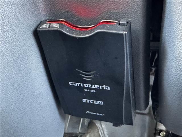 ハイゼットトラック エアコン・パワステ ツインカムスペシャル ディスプレイオーディオ BT ETC 社外12インチAW 5速MT パワステ エアコン アクセサリーソケット 塩ビシート バイザー ドリンクホルダー 三方開 荷台ゴムマット ゲートプロテクター(4枚目)