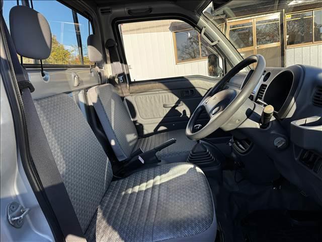 ハイゼットトラック エアコン・パワステ ツインカムスペシャル ディスプレイオーディオ BT ETC 社外12インチAW 5速MT パワステ エアコン アクセサリーソケット 塩ビシート バイザー ドリンクホルダー 三方開 荷台ゴムマット ゲートプロテクター(9枚目)