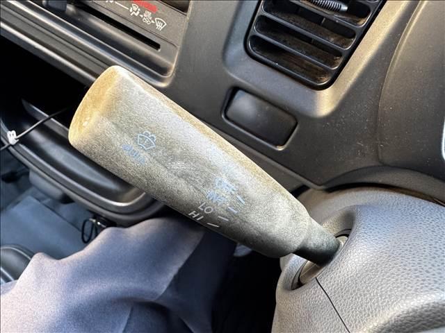 ハイゼットトラック エアコン・パワステ ツインカムスペシャル ディスプレイオーディオ BT ETC 社外12インチAW 5速MT パワステ エアコン アクセサリーソケット 塩ビシート バイザー ドリンクホルダー 三方開 荷台ゴムマット ゲートプロテクター(29枚目)