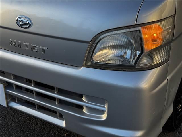 ハイゼットトラック エアコン・パワステ ツインカムスペシャル ディスプレイオーディオ BT ETC 社外12インチAW 5速MT パワステ エアコン アクセサリーソケット 塩ビシート バイザー ドリンクホルダー 三方開 荷台ゴムマット ゲートプロテクター(33枚目)