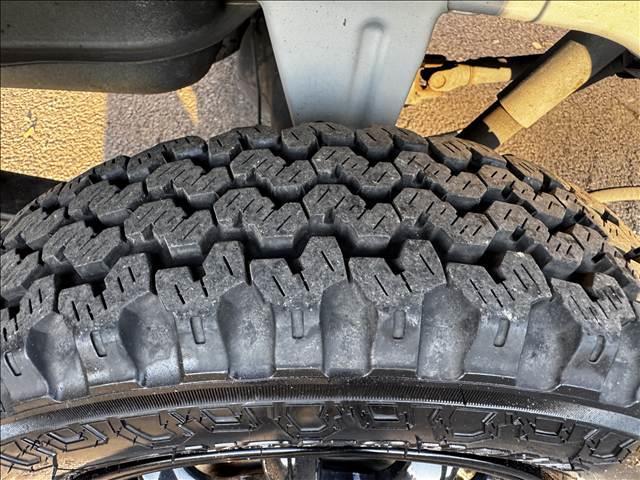 ハイゼットトラック エアコン・パワステ ツインカムスペシャル ディスプレイオーディオ BT ETC 社外12インチAW 5速MT パワステ エアコン アクセサリーソケット 塩ビシート バイザー ドリンクホルダー 三方開 荷台ゴムマット ゲートプロテクター(39枚目)