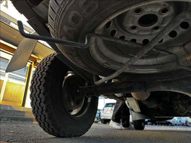 ハイゼットトラック エアコン・パワステ ツインカムスペシャル ディスプレイオーディオ BT ETC 社外12インチAW 5速MT パワステ エアコン アクセサリーソケット 塩ビシート バイザー ドリンクホルダー 三方開 荷台ゴムマット ゲートプロテクター(47枚目)