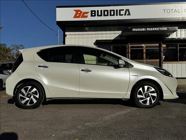 アクア Ｓスタイルブラック　後期　ナビ　Ｂモニター　ＬＥＤヘッド　Ｐ　地デジナビ　Ｂモニター　セーフティセンス　ＬＥＤヘッド　Ａライト　Ａハイビーム　Ｐスタート　スマートキー　ドラレコ　Ｃセンサー　ステリモ　ＢＴ　アームレスト　マットバイザー　電格ミラー　シートリフター（7枚目）