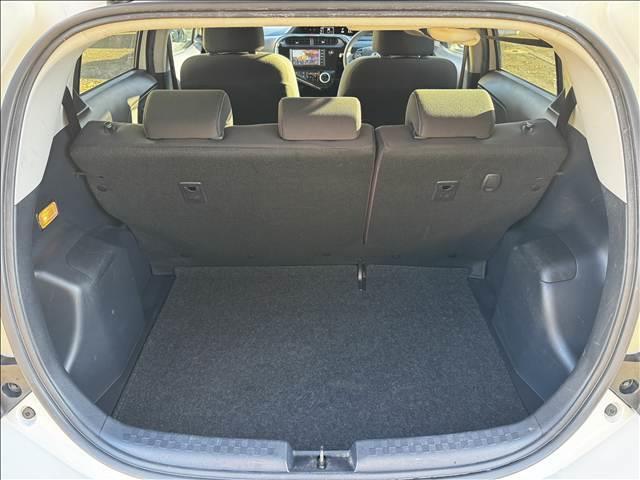 アクア Ｓスタイルブラック　後期　ナビ　Ｂモニター　ＬＥＤヘッド　Ｐ　地デジナビ　Ｂモニター　セーフティセンス　ＬＥＤヘッド　Ａライト　Ａハイビーム　Ｐスタート　スマートキー　ドラレコ　Ｃセンサー　ステリモ　ＢＴ　アームレスト　マットバイザー　電格ミラー　シートリフター（11枚目）