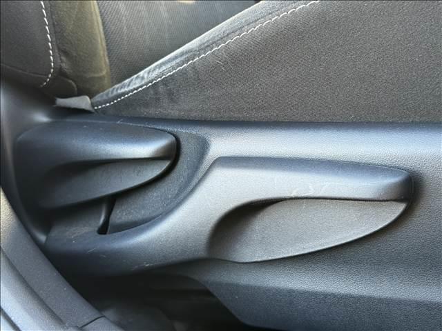 アクア Ｓスタイルブラック　後期　ナビ　Ｂモニター　ＬＥＤヘッド　Ｐ　地デジナビ　Ｂモニター　セーフティセンス　ＬＥＤヘッド　Ａライト　Ａハイビーム　Ｐスタート　スマートキー　ドラレコ　Ｃセンサー　ステリモ　ＢＴ　アームレスト　マットバイザー　電格ミラー　シートリフター（17枚目）