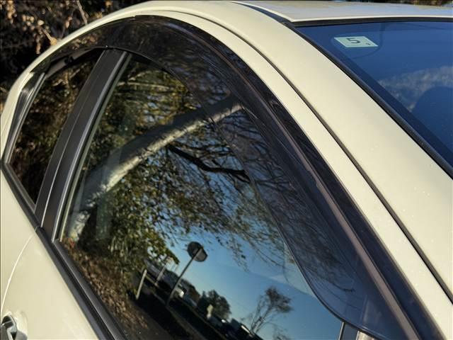 アクア Ｓスタイルブラック　後期　ナビ　Ｂモニター　ＬＥＤヘッド　Ｐ　地デジナビ　Ｂモニター　セーフティセンス　ＬＥＤヘッド　Ａライト　Ａハイビーム　Ｐスタート　スマートキー　ドラレコ　Ｃセンサー　ステリモ　ＢＴ　アームレスト　マットバイザー　電格ミラー　シートリフター（30枚目）