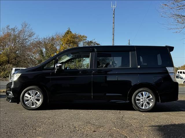 ステップワゴンスパーダ Ｓ　地デジナビ　Ｂモニター　電スラ　ＥＴＣ　キーレス　パドルシフト　ＨＩＤヘッド　フォグ　Ａライト　プライバシーガラス　フロアマット　ドアバイザー　電格ミラー　革巻ステア　チルトステア　シートリフター（6枚目）