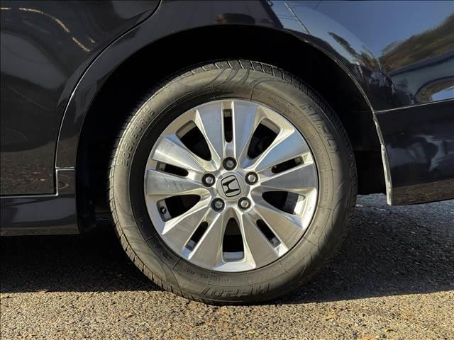 ステップワゴンスパーダ Ｓ　地デジナビ　Ｂモニター　電スラ　ＥＴＣ　キーレス　パドルシフト　ＨＩＤヘッド　フォグ　Ａライト　プライバシーガラス　フロアマット　ドアバイザー　電格ミラー　革巻ステア　チルトステア　シートリフター（44枚目）