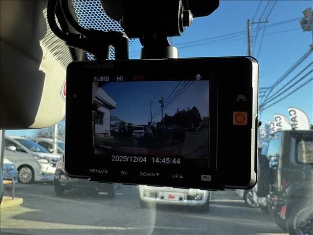 納車整備ついても第三者機関の指定工場で分解記録（法定整備）を実施し、車検を基準に不具合箇所、消耗部品は改善して納車させていただきます。