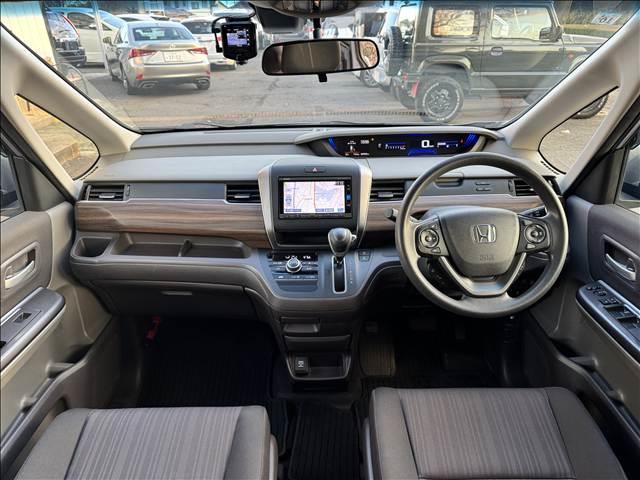 フリード G・ホンダセンシング 両電スラ フルセグナビ ホンダセンシング Bモニター スマートキー Pスタ BT DVD再生 追従クルコン ステリモ ETC 360°ドラレコ デアイサー ヒーテッドミラー シートリフター マット(2枚目)