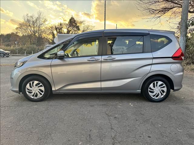 フリード G・ホンダセンシング 両電スラ フルセグナビ ホンダセンシング Bモニター スマートキー Pスタ BT DVD再生 追従クルコン ステリモ ETC 360°ドラレコ デアイサー ヒーテッドミラー シートリフター マット(6枚目)