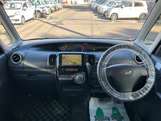 タント Ｇスペシャル　電動スライドドア　ナビ　ＴＶ　スマートキー　アイドリングストップ　電動格納ミラー　ＣＶＴ　盗難防止システム　ＡＢＳ　ＣＤ　ＵＳＢ　アルミホイール　衝突安全ボディ　エアコン　パワーステアリング（2枚目）