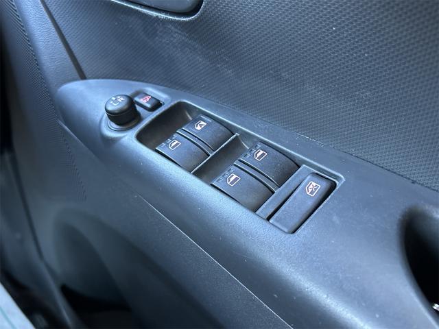 タント Ｇスペシャル　電動スライドドア　ナビ　ＴＶ　スマートキー　アイドリングストップ　電動格納ミラー　ＣＶＴ　盗難防止システム　ＡＢＳ　ＣＤ　ＵＳＢ　アルミホイール　衝突安全ボディ　エアコン　パワーステアリング（11枚目）