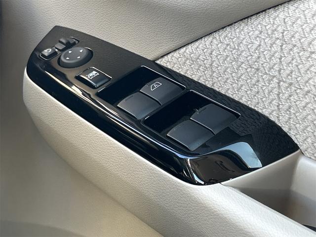 デイズ X ドライブレコーダー ETC 全周囲カメラ ナビ TV クリアランスソナー 衝突被害軽減システム オートライト スマートキー アイドリングストップ 電動格納ミラー ベンチシート CVT 盗難防止システム(10枚目)