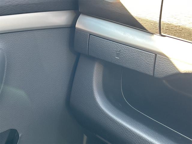 ワゴンRスティングレー T ナビ TV オートクルーズコントロール 衝突被害軽減システム オートライト HID スマートキー アイドリングストップ 電動格納ミラー シートヒーター ベンチシート CVT 盗難防止システム ABS(43枚目)