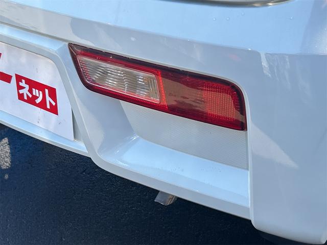 アルト Ｘ　衝突被害軽減システム　スマートキー　アイドリングストップ　電動格納ミラー　シートヒーター　ＣＶＴ　盗難防止システム　ＡＢＳ　ＥＳＣ　ＣＤ　ミュージックプレイヤー接続可　アルミホイール　衝突安全ボディ（19枚目）