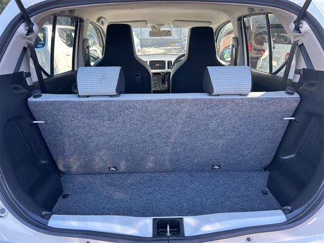 アルト Ｘ　衝突被害軽減システム　スマートキー　アイドリングストップ　電動格納ミラー　シートヒーター　ＣＶＴ　盗難防止システム　ＡＢＳ　ＥＳＣ　ＣＤ　ミュージックプレイヤー接続可　アルミホイール　衝突安全ボディ（23枚目）