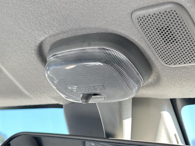 アルト Ｘ　衝突被害軽減システム　スマートキー　アイドリングストップ　電動格納ミラー　シートヒーター　ＣＶＴ　盗難防止システム　ＡＢＳ　ＥＳＣ　ＣＤ　ミュージックプレイヤー接続可　アルミホイール　衝突安全ボディ（40枚目）