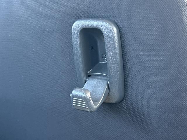 アルト Ｘ　衝突被害軽減システム　スマートキー　アイドリングストップ　電動格納ミラー　シートヒーター　ＣＶＴ　盗難防止システム　ＡＢＳ　ＥＳＣ　ＣＤ　ミュージックプレイヤー接続可　アルミホイール　衝突安全ボディ（45枚目）