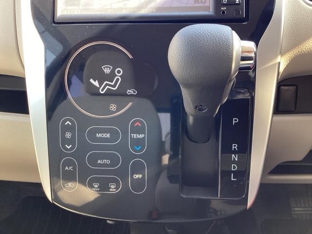 デイズ Ｘ　ｉＳＴＯＰ　イモビライザー　Ｗエアバック　ベンチシート　ＴＶナビ　オ－トエアコン　バックカメラ　ＡＢＳ　運転席エアバッグ　キーレス　パワーウィンドウ　パワーステアリング　ワンセグＴＶ　マルチビュー（11枚目）