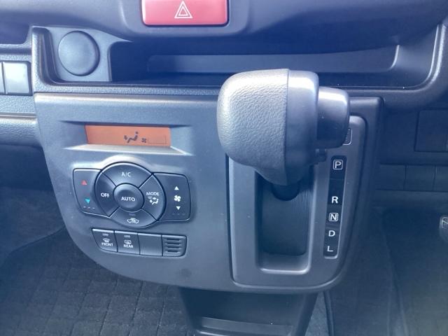 アルト ハイブリッドＳ　運転席エアバッグ　盗難防止装置　スマートキー　コーナーセンサー　パワーステアリング　エアコン　ＥＳＰ　禁煙車　ＤＶＤ　パワーウィンドウ　ＬＥＤランプ　キーレスエントリー　ｉ－ｓｔｏｐ（11枚目）