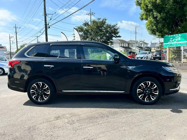 アウトランダーＰＨＥＶ Ｇナビパッケージ　ユーザー買取車／ワンオーナー車／純正ナビ／フルセグ／全方位カメラ／ＬＥＤヘッドライト／ＥＴＣ／充電ケーブルあり（4枚目）