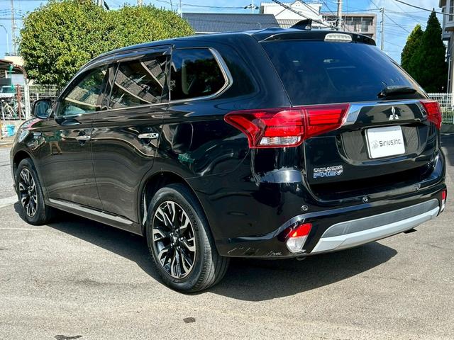アウトランダーＰＨＥＶ Ｇナビパッケージ　ユーザー買取車／ワンオーナー車／純正ナビ／フルセグ／全方位カメラ／ＬＥＤヘッドライト／ＥＴＣ／充電ケーブルあり（9枚目）